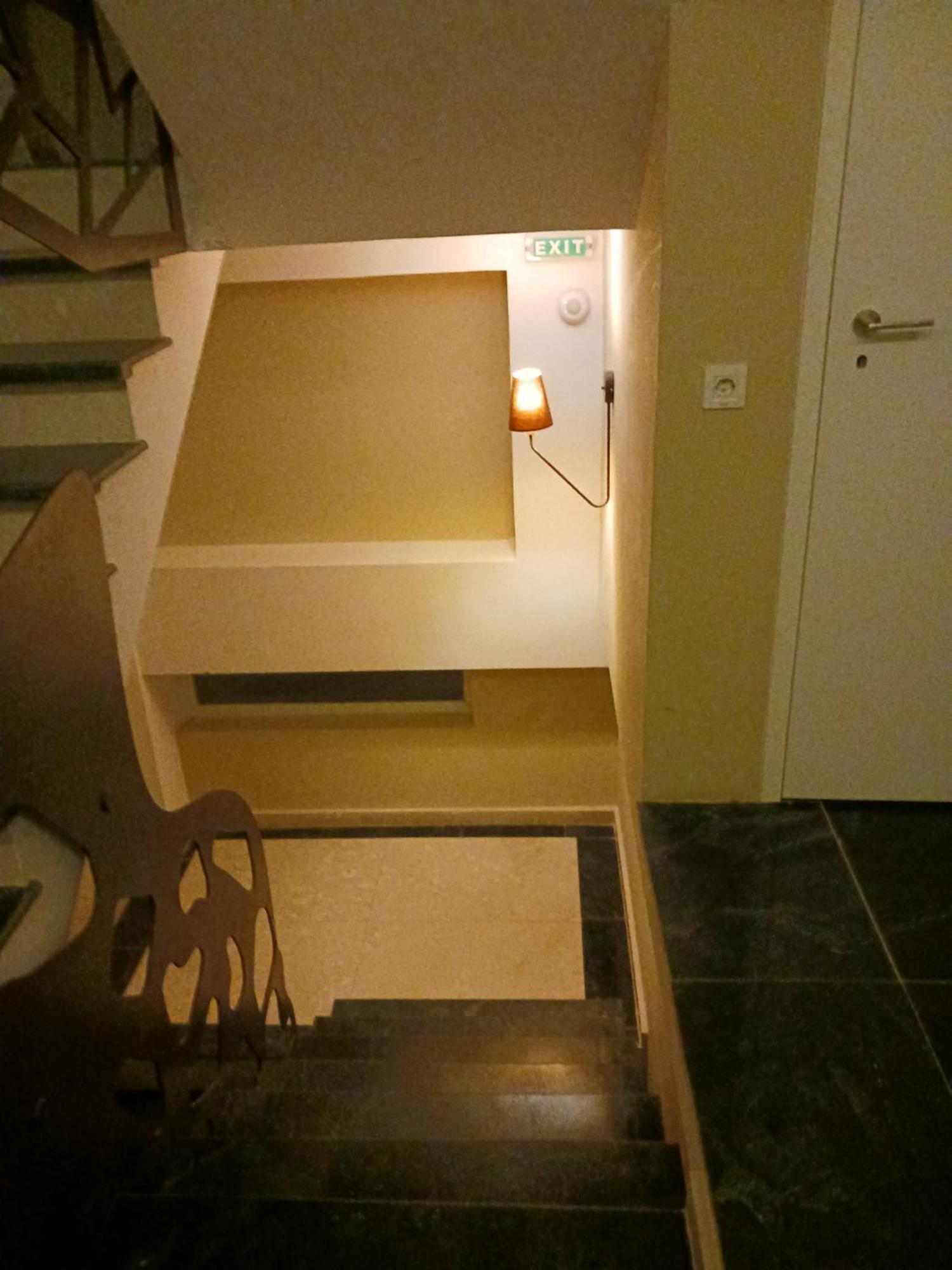 Myky Mouse Nu Primesc Santieristi Si Petrecareti Lägenhet Bukarest Exteriör bild