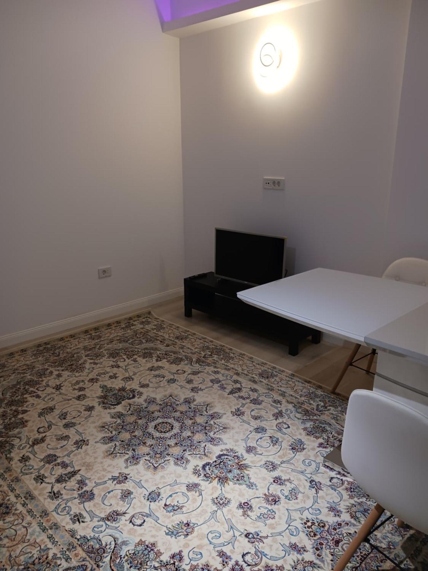 Myky Mouse Nu Primesc Santieristi Si Petrecareti Lägenhet Bukarest Exteriör bild
